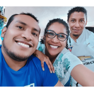 hermanos-Elizabeth-Minda-Aluisa