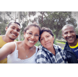 su-familia-Elizabeth-Minda-Aluisa